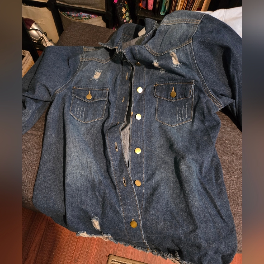 Womens NWOT distressed Denim Shirt